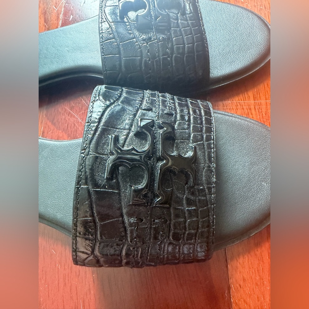 Tory Burch Black Embossed Slide Sandals w. Original New with Box size 8 1/2 - Picture 5 of 12